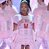 Tazama fashion ya mavazi aliyovaa Rihanna kwenye ufunguzi wa 2016 MTV VMAs .