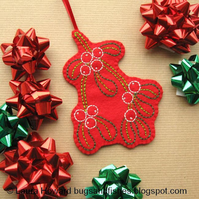 http://bugsandfishes.blogspot.com/2013/11/how-to-embroidered-mistletoe-ornament.html
