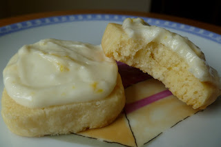 http://4.bp.blogspot.com/-U8D8Jbn2HAc/UbkeOsZmIWI/AAAAAAAAFPE/S_bwaOBQVxk/s1600/lemon+tea+cookies+2+-+blog.JPG