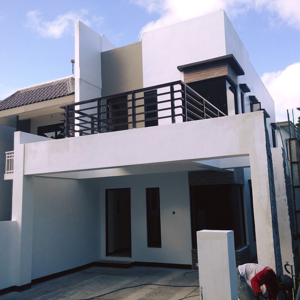 Villa de Toledo Single Attached House & Lot with Roofdeck in Sta.Rosa