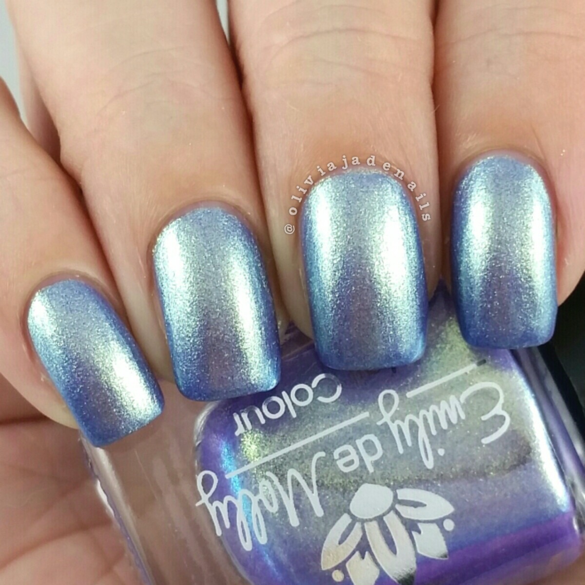 Emily de Molly Savvy Trinket swatched by Olivia Jade Nails