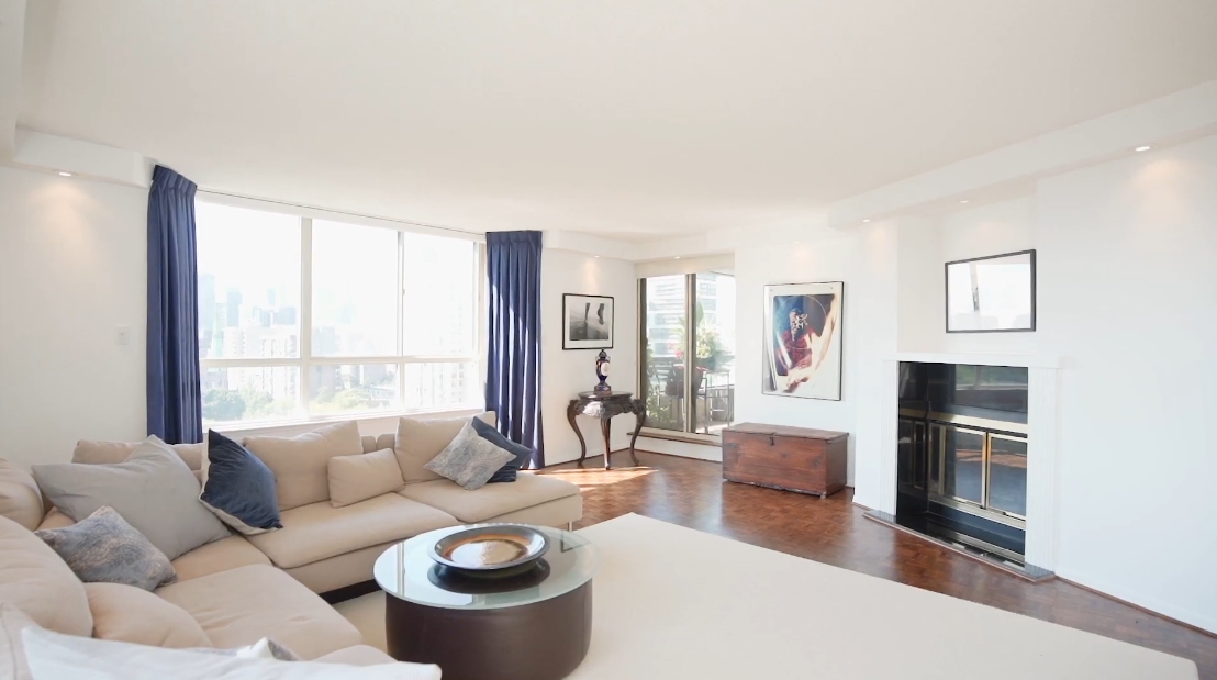 21 Interior Design Photos vs. 130 Carlton St #1104, Toronto Luxury Condo Tour