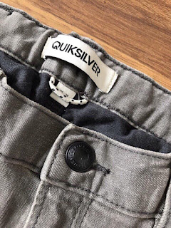 Quần short jean bé trai, xuất dư hiệu Quicksilver, made in cambodia. Size 8-14T.