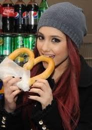 Entertainment Fashion Designers: Areana Grande