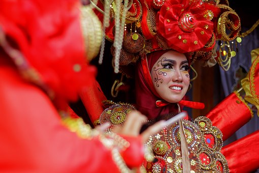 Cara Menyikapi Keragaman Suku Bangsa dan Budaya di Indonesia - awalilmu.com