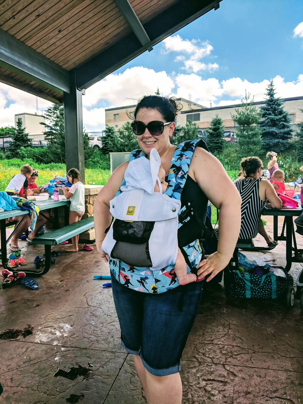 LÍLLÉbaby Incredibles-Inspired Complete Airflow Baby Carrier Review