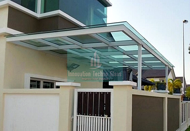 Model Kanopi Kaca Minimalis Pada Bangunan Rumah Modern Pasang