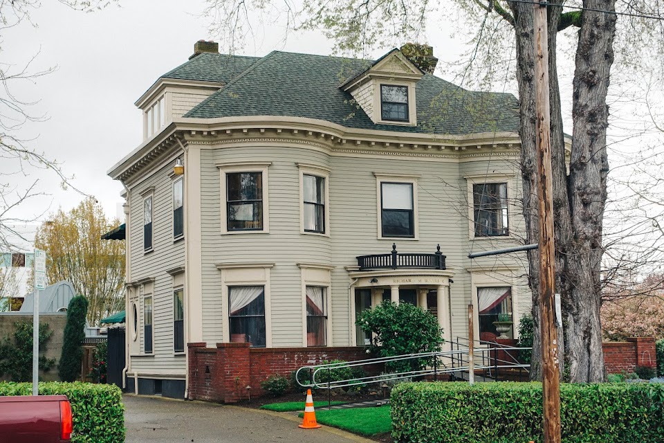 Ayer–Shea House Ayer–Shea House