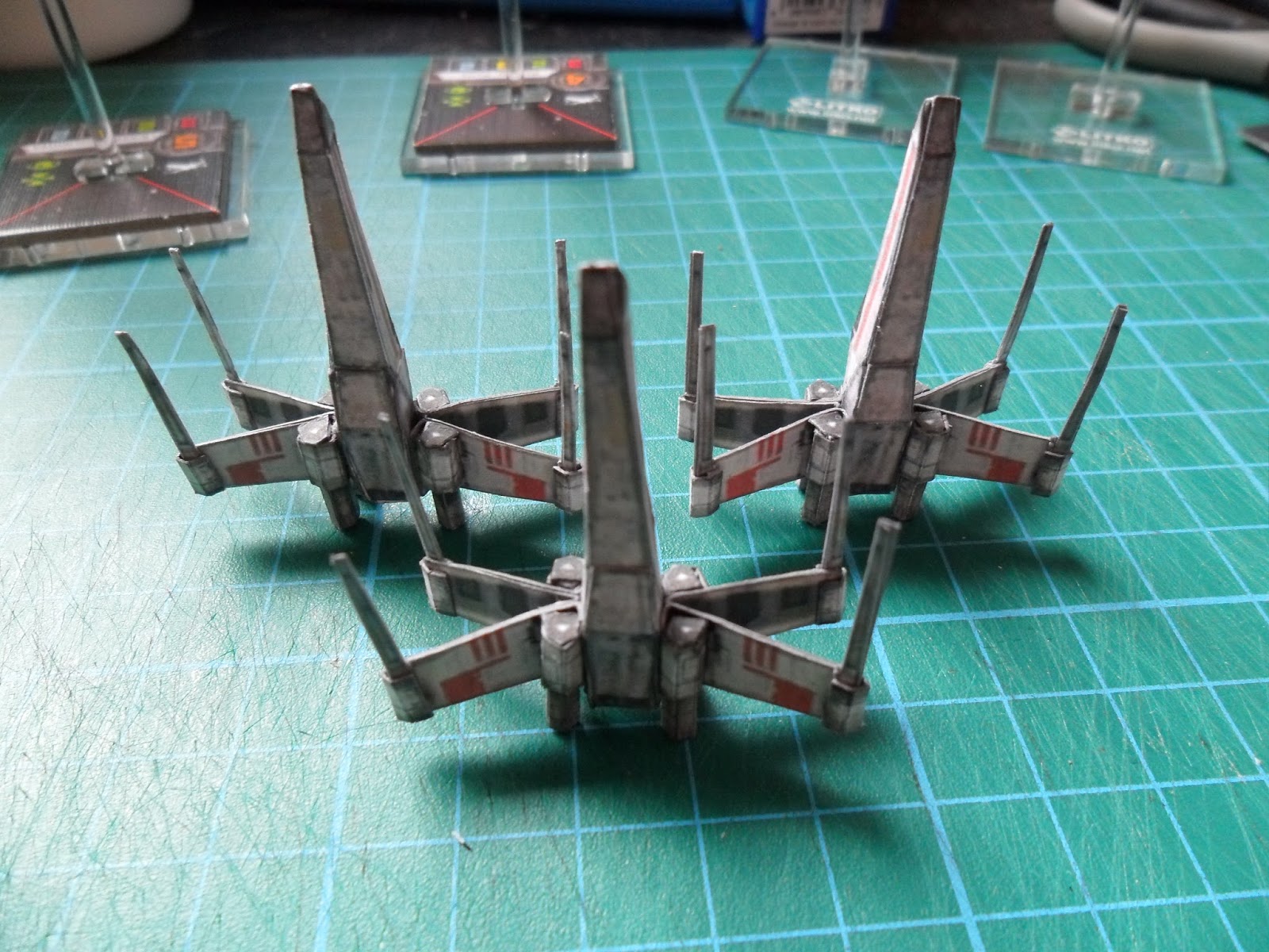 Gibbering Madness Papercraft XWings....