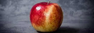 رؤية التفاح في المنام تفسيرحلم رؤية التفاح الاحمر بالتفصيل