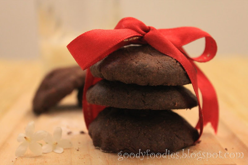 GoodyFoodies I baked Jamie Oliver's chocolate biscuits with soft