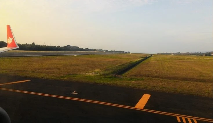 landasan pacu bandara pattimura