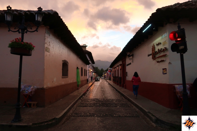 San Cristóbal de Las Casas, tra le vie del centro al tramonto San Cristóbal de Las Casas, tra le vie del centro al tramonto