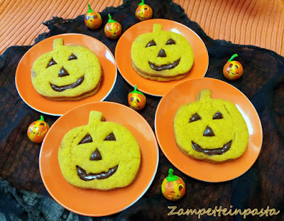 Biscotti Halloween con pasta frolla alla zucca