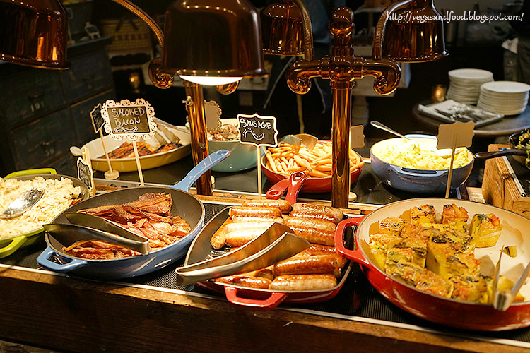 Sunday Brunch at Firefly studio city Vegas and Food