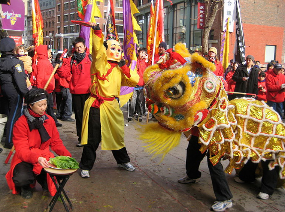 Belajar Komputer: CHINESE FAMILY TRADITIONALLY GET TOGETHER FOR FAMILY