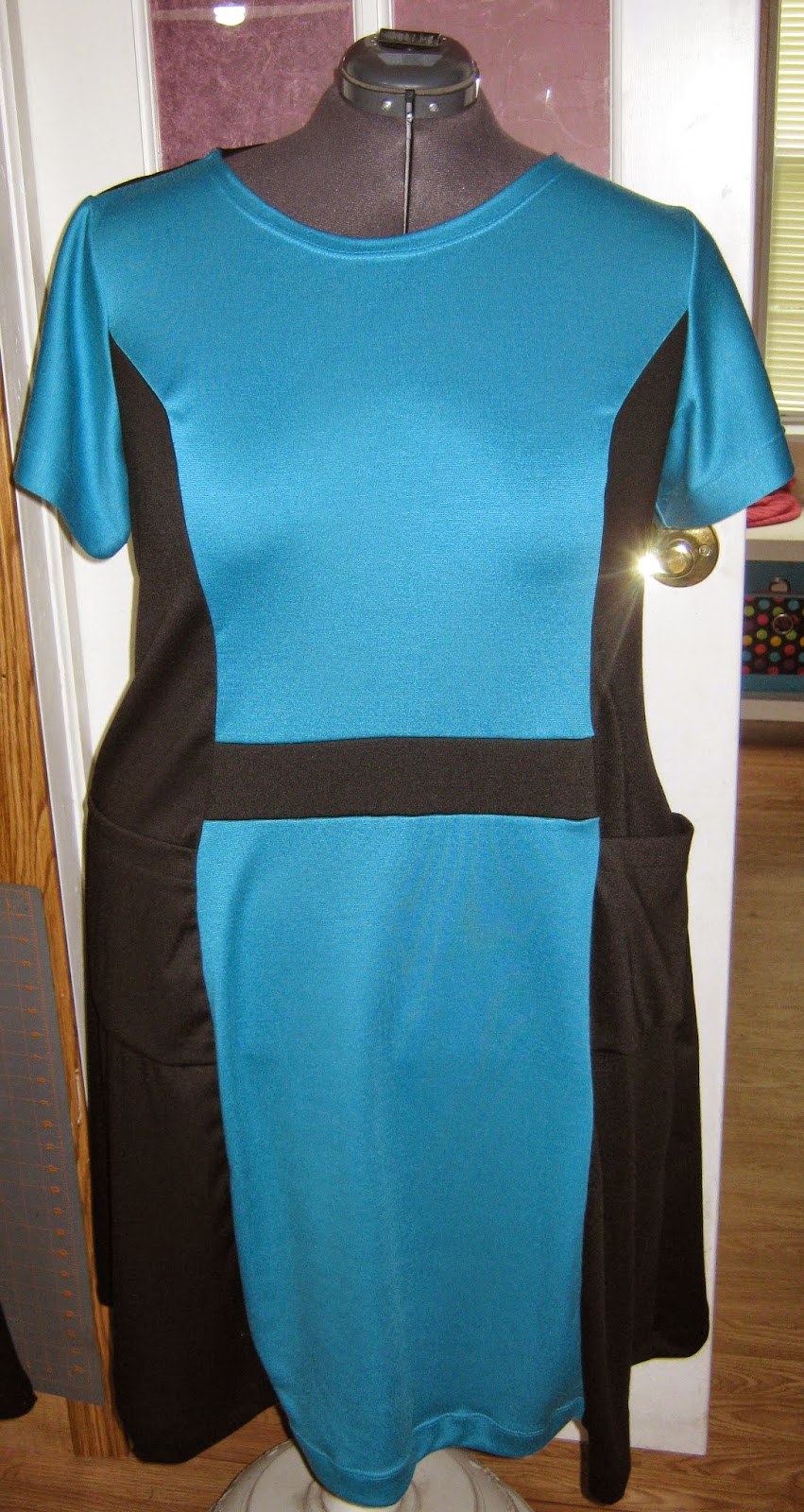 Color Block Ponte Knit Princess Seam Dress www.sewplus.blogspot.com