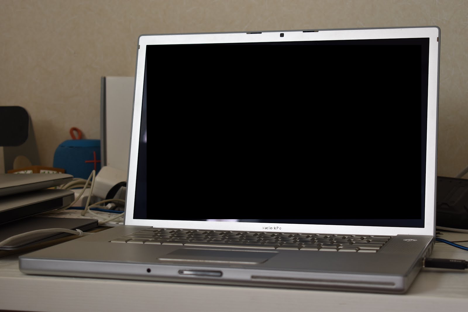 Apple MacBook Pro 2006 A1211　　美品だけどジャンク