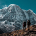Suka Mendaki Gunung? 5 Aplikasi Ini Wajib Kamu Install di Smartphone!