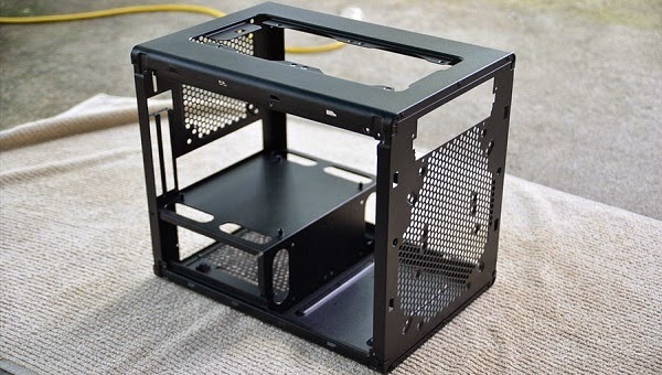 BitFenix Prodigy Arctic White PC Case BitFenix Prodigy Arctic White PC Case