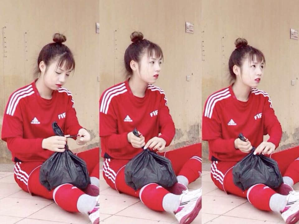 Chân dung nữ cầu thủ 2k xinh đẹp như idol Hàn Quốc của bóng đã nữ Việt Nam