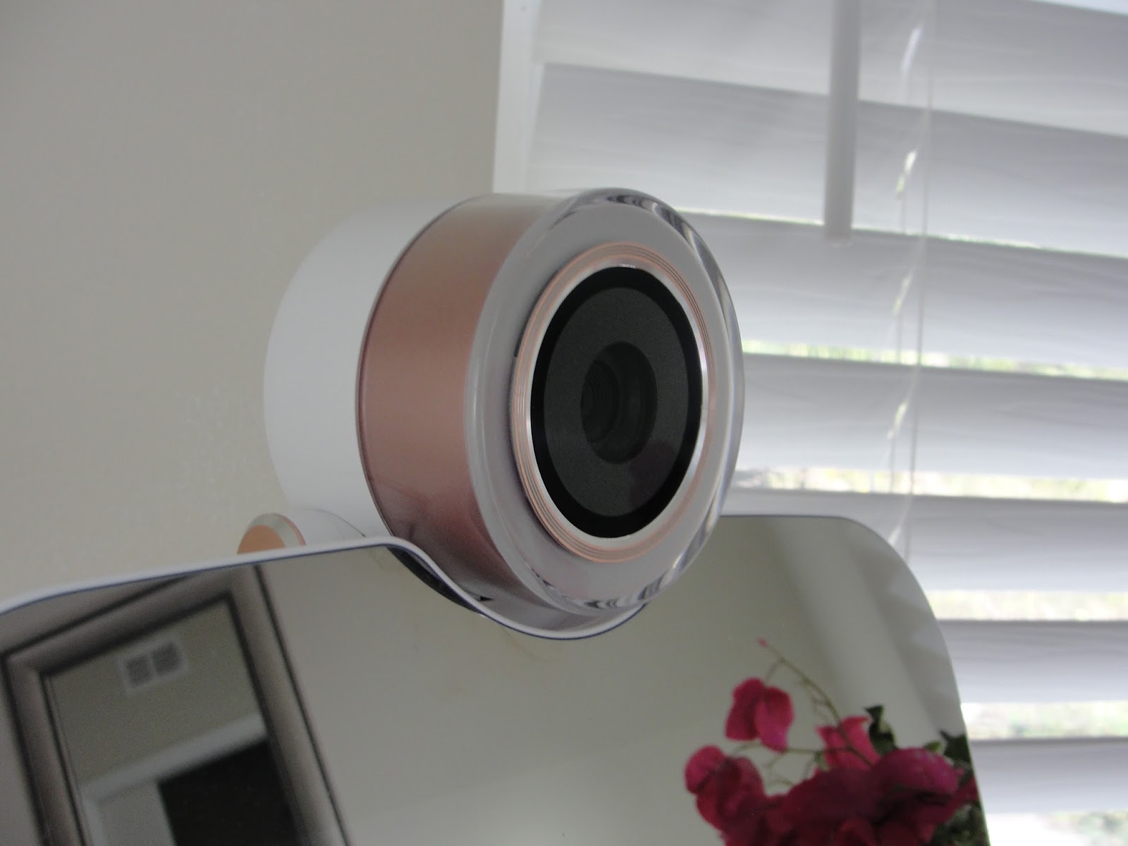 HI MIRROR! HOW IS MY SKIN DOING?