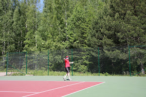 Tenniksen alkeita ja perusteita kanssanne yhteisin aikatauluin tennisvalmentaja@gmail.com