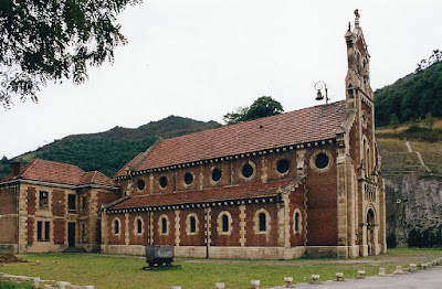 Iglesia de San Salvador de Bustiello, Mieres