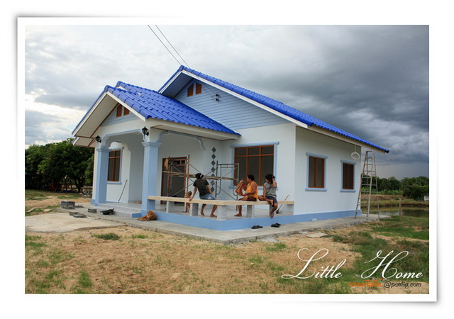 Small houses are getting more popular these days. Small houses are, of course, a better option for those who are on a budget. Come and see this small but beautiful house that has a total living space of 100 square meters, 2 bedrooms, and 1 bathroom. Perfectly suitable for small families.