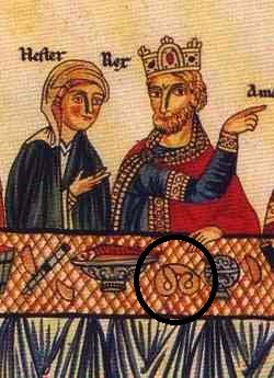 Escena de un banquete en el que participan la reina Ester y su esposo el rey persa Asuero/Jerjes.En el detalle marcado podemos apreciar la figura de un bretzel