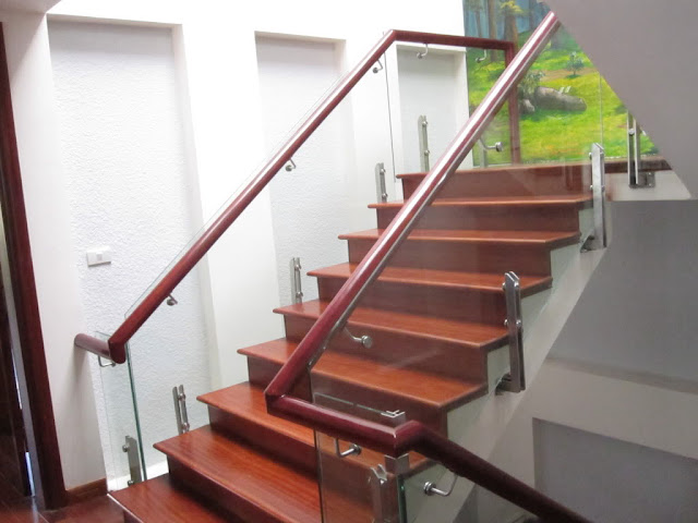 Mẫu cầu thang lan can kính cường lực đẹp hiện đại Mẫu cầu thang lan can kính cường lực đẹp hiện đại