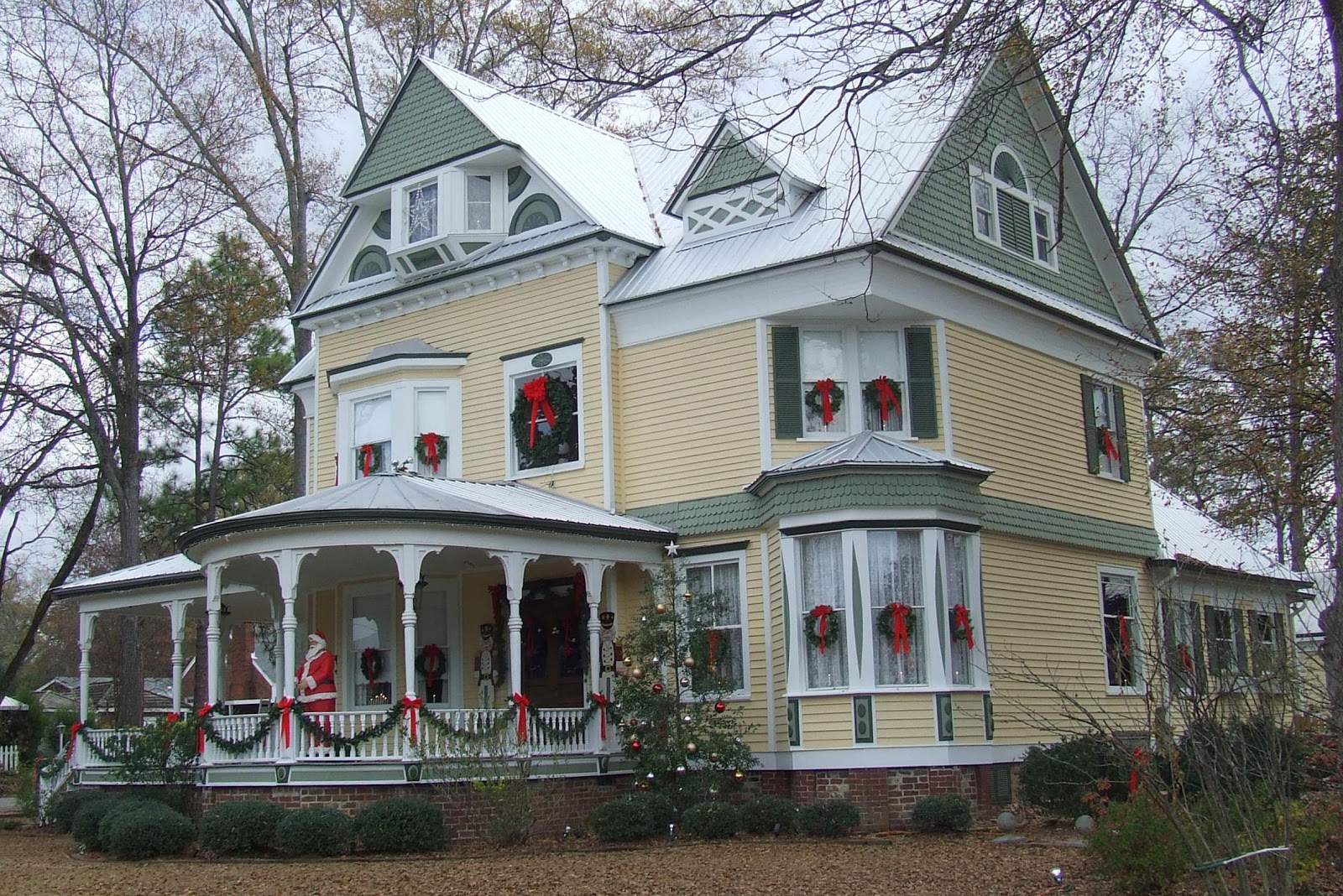 My Blue Cottage Favorite Decorated House for Christmas