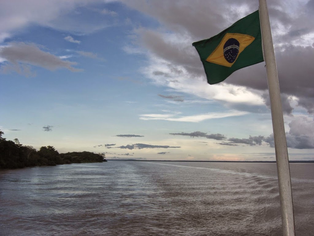 DISCOVER THE BRAZIL Do you know why the Amazon River flows backwards?