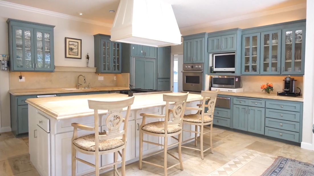 31 Photos vs. 25 Preston Road Woodside, CA Luxury Mansion Interior Design Tour