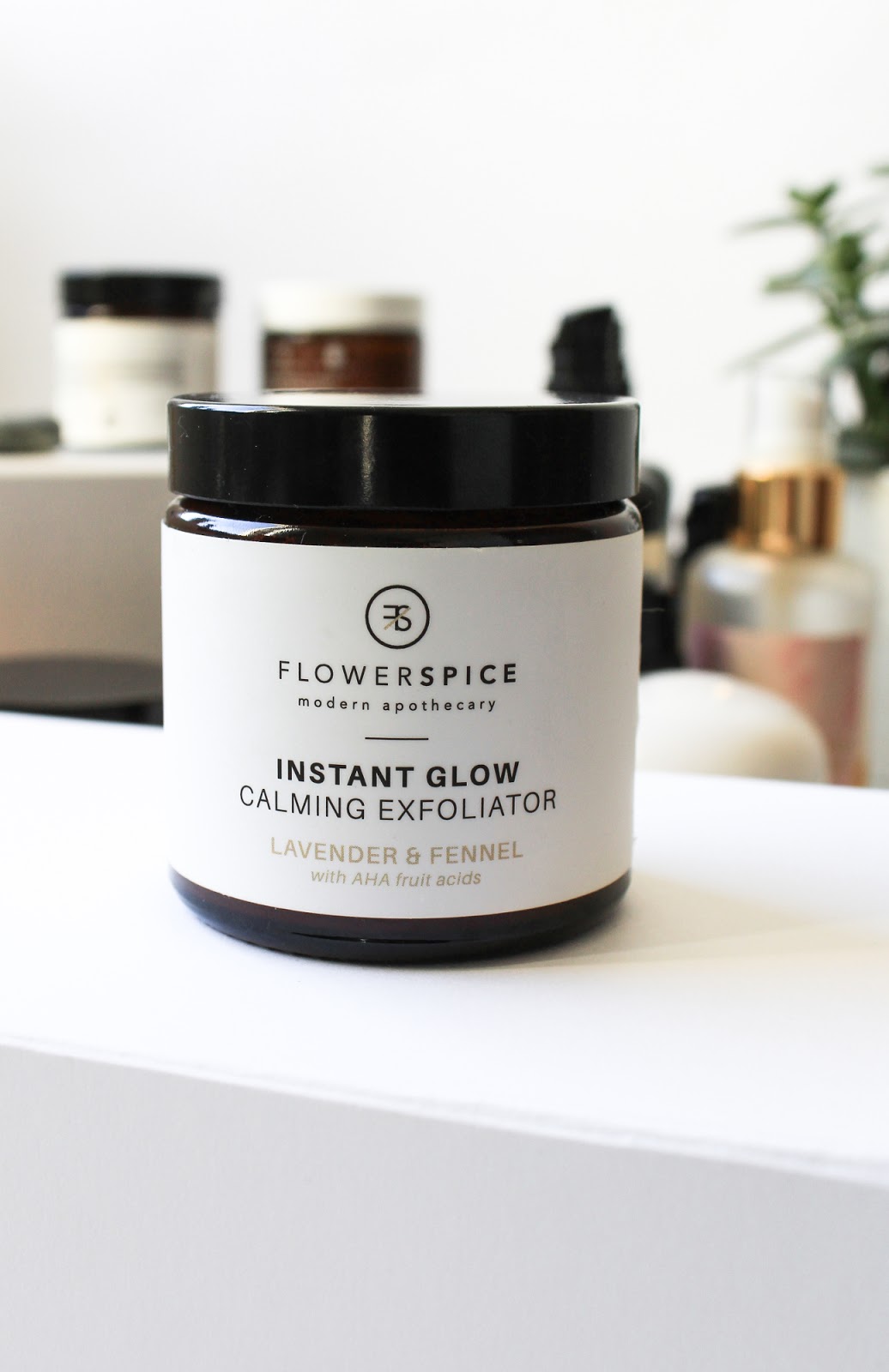 Flower and Spice Instant Glow Claming Exfoliator Lavender and Fennel Flower and Spice Instant Glow Claming Exfoliator Lavender and Fennel