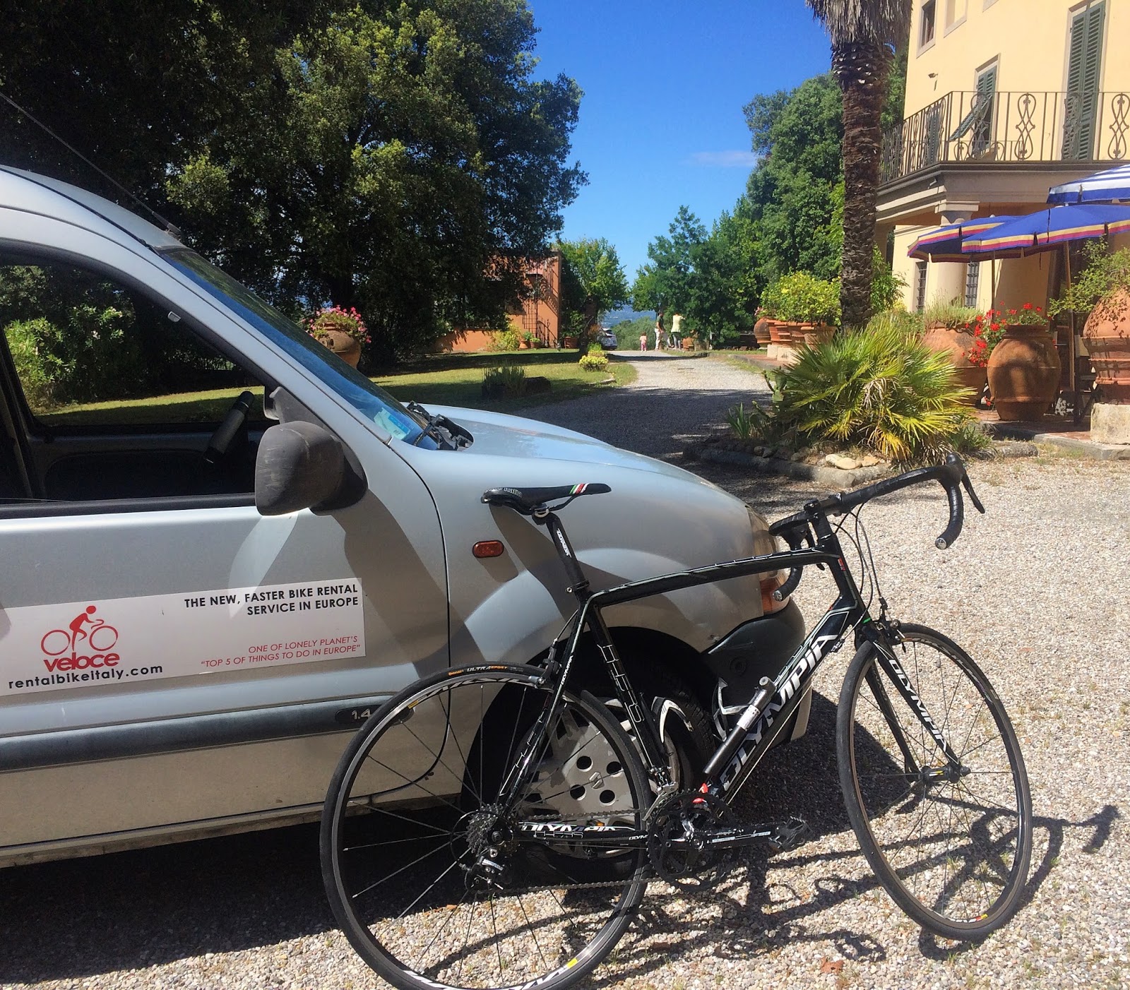 cycling tuscany carbon road bike rental in monopoly val d'arno palaia