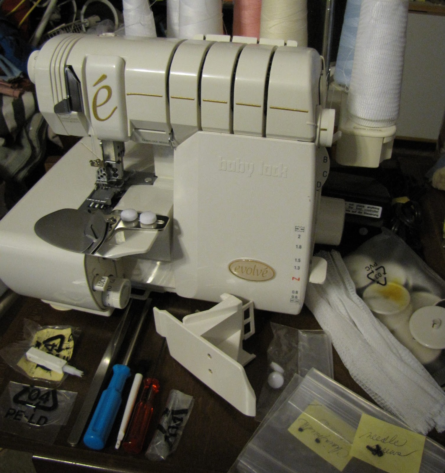 Baby Lock - EVOLUTION - Overlocker/Coverstitch Machine