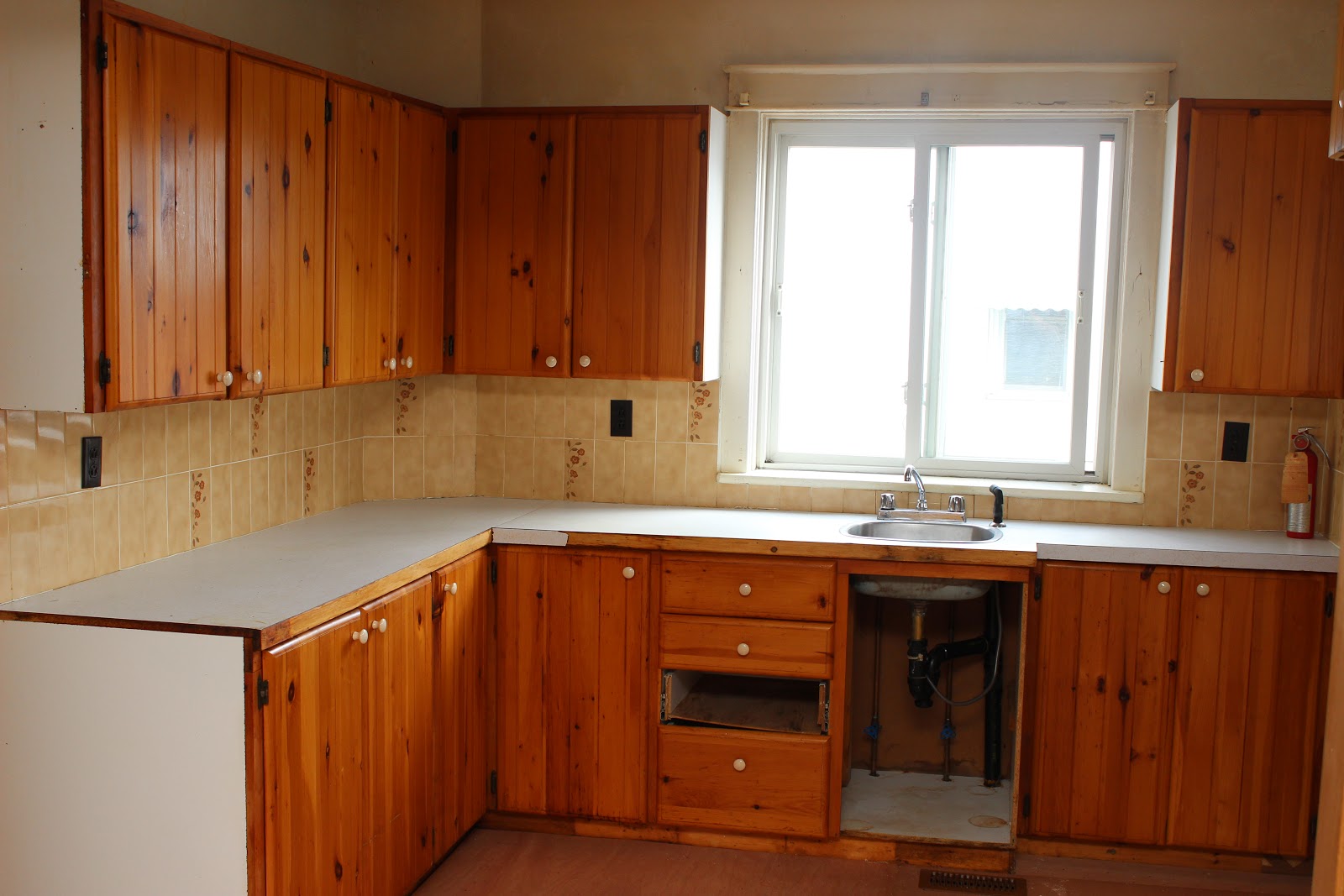 The Brad Sinclair Team Waterfront Real Estate 741 YOUNG ST 159,900