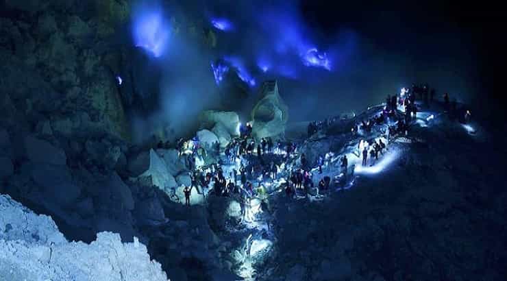 Fenomena Blue Fire Ijeni Destinasi Wajib saat Traveling ke Banyuwangi
