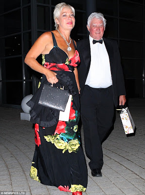 denise drag queen father vin welch brother outrageous gets she where her so wig hollywood actress wallpapers unknown posted am