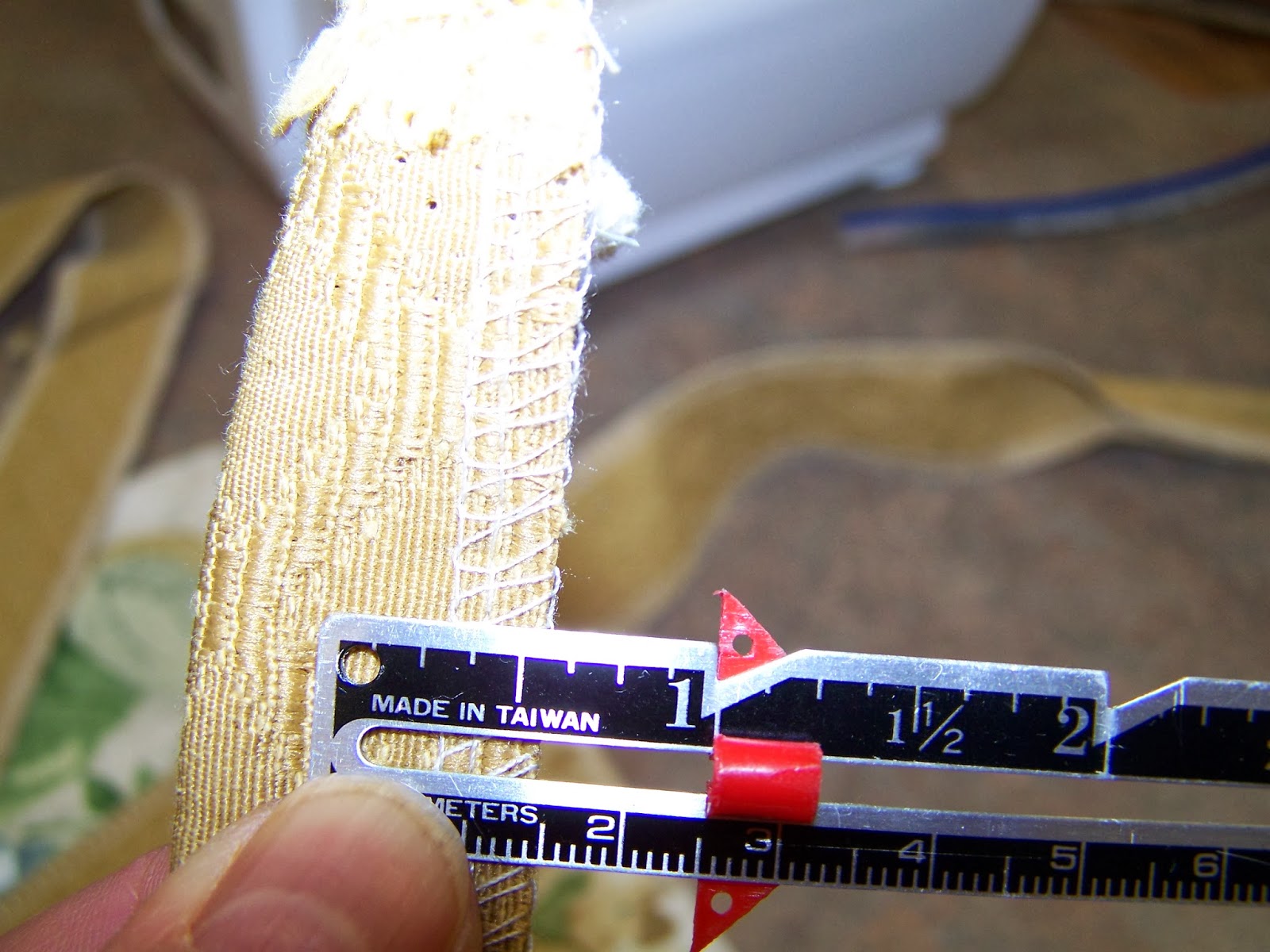 sewcreatelive Sewing a Pillow with a Cording Edge and Invisible Zipper