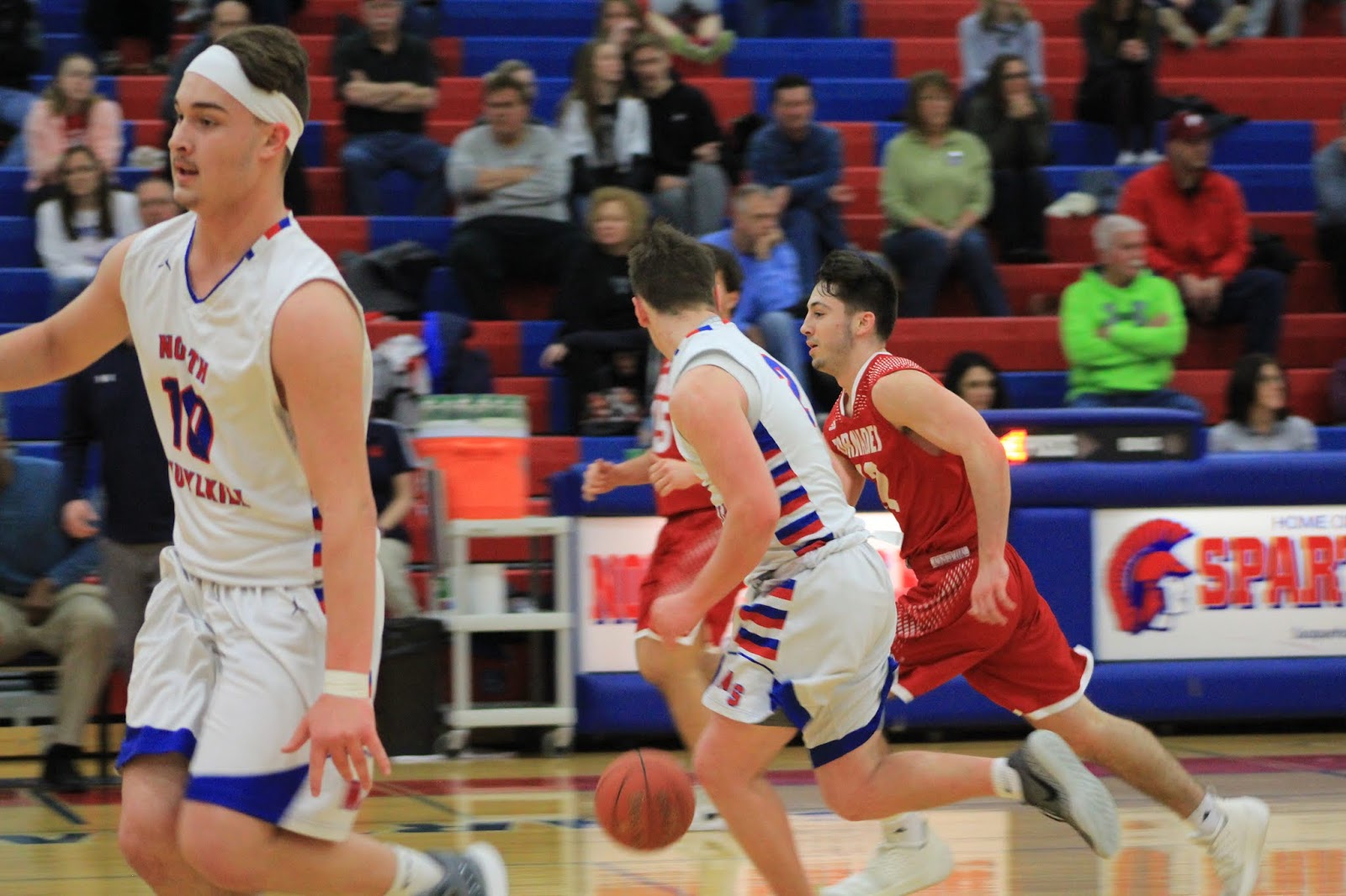 BOYS BASKETBALL Mount Carmel Holds on to Defeat North Schuylkill
