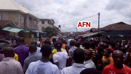 Confusion As Mysterious Slaps Allegedly Kill 6 In Abia State (See Photos) Confusion As Mysterious Slaps Allegedly Kill 6 In Abia State (See Photos)