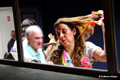 Coral Gerando Vozes, no camarim, by Guillermo Aldaya / PhotoConversa