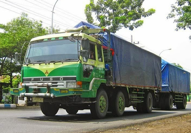 truk gandeng indonesia-fuso