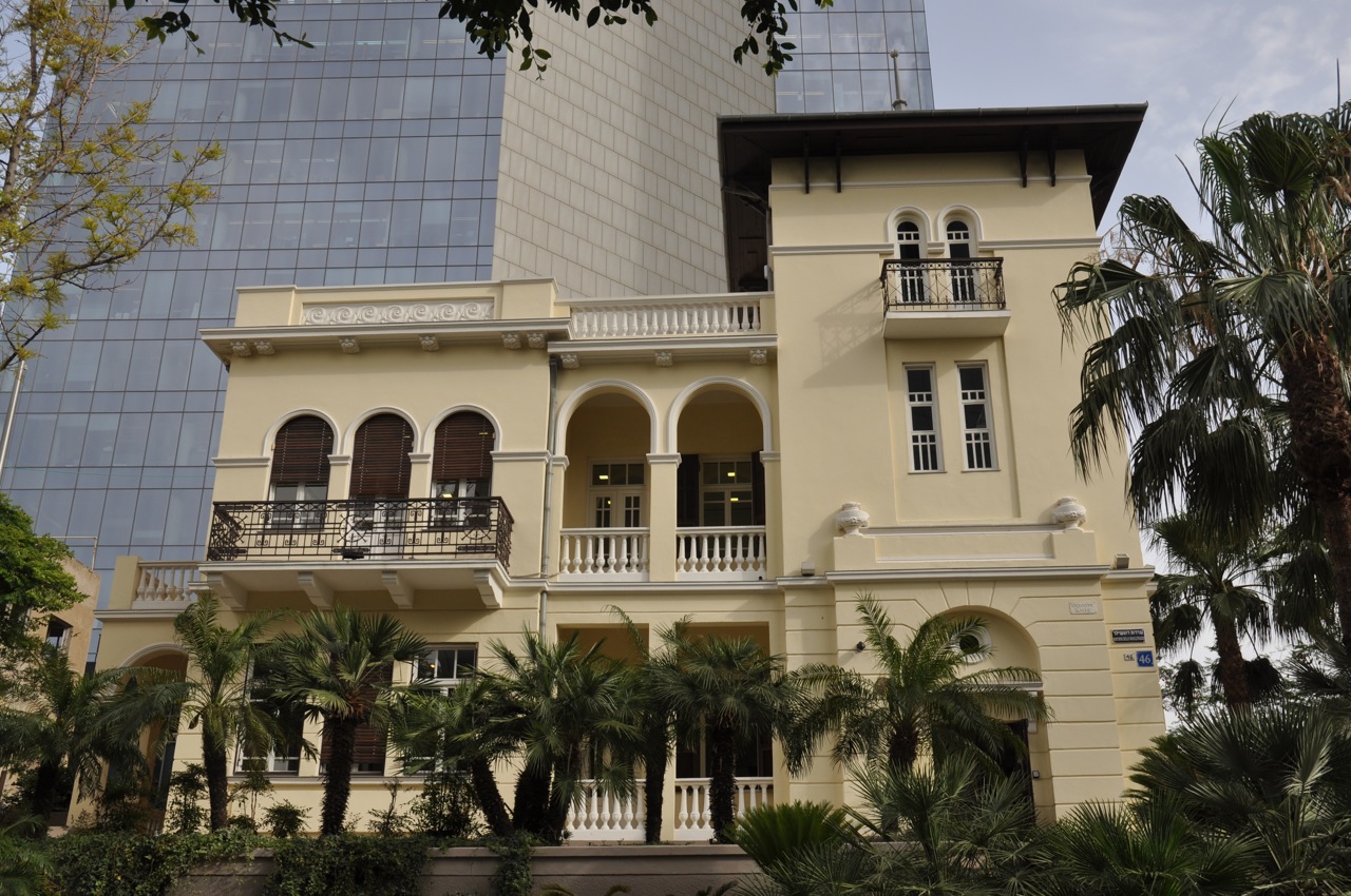 ARAB STYLE HOUSE House Affair