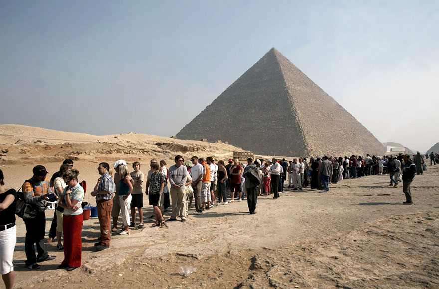 Travel Expectations Vs Reality (20+ Pics) - Visiting Pyramids Of Giza In Cairo, Egypt