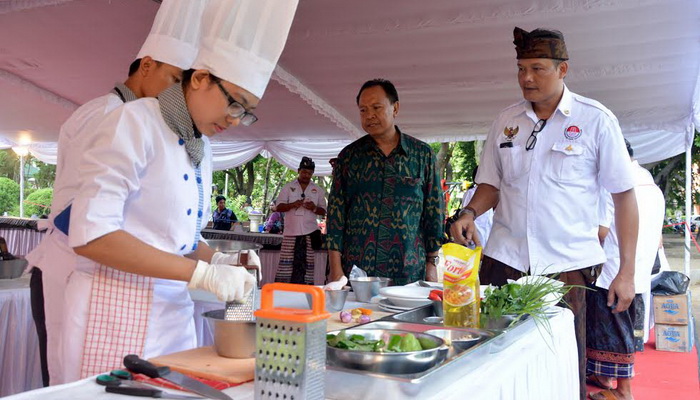 Lomba Junior Chef Balinese Rijstaffel Cooking Competition Ramaikan Denfest 2016