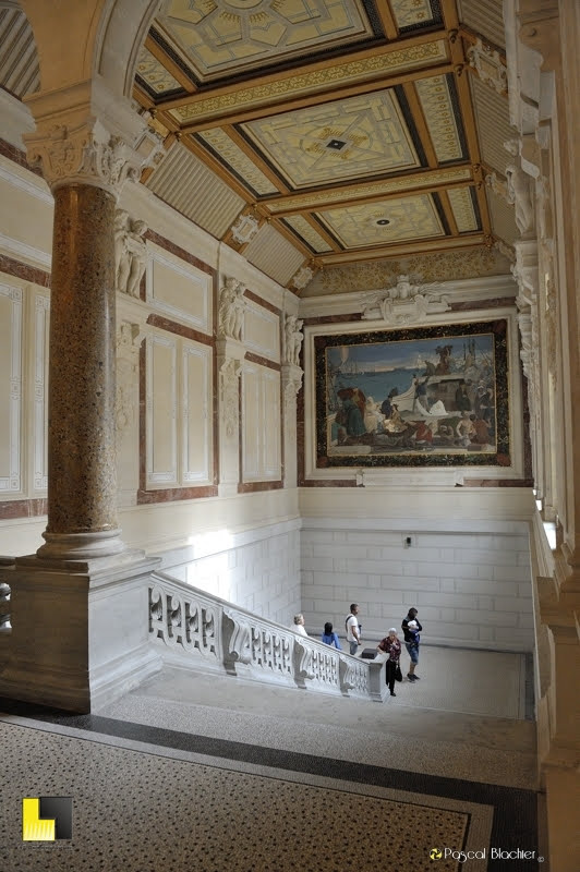 escalier magistral du musée des beaux arts marseille photo Pascal Blachier