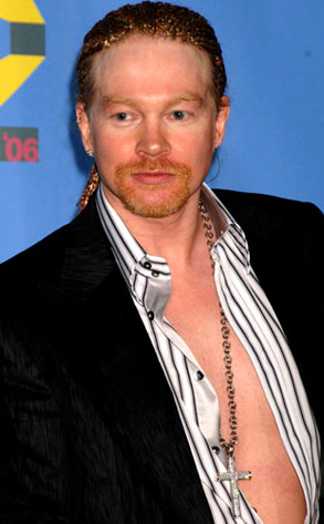 Axl Rose Foto de Axl Rose con la camisa abierta